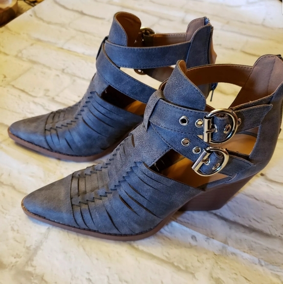 Qupid Shoes - Qupid Gray Booties Women's 7.5